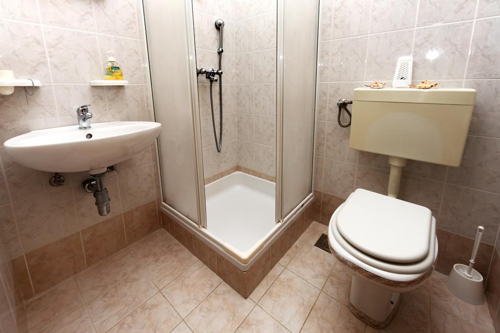 Apartments In Beautiful Split Podstrana Room photo
