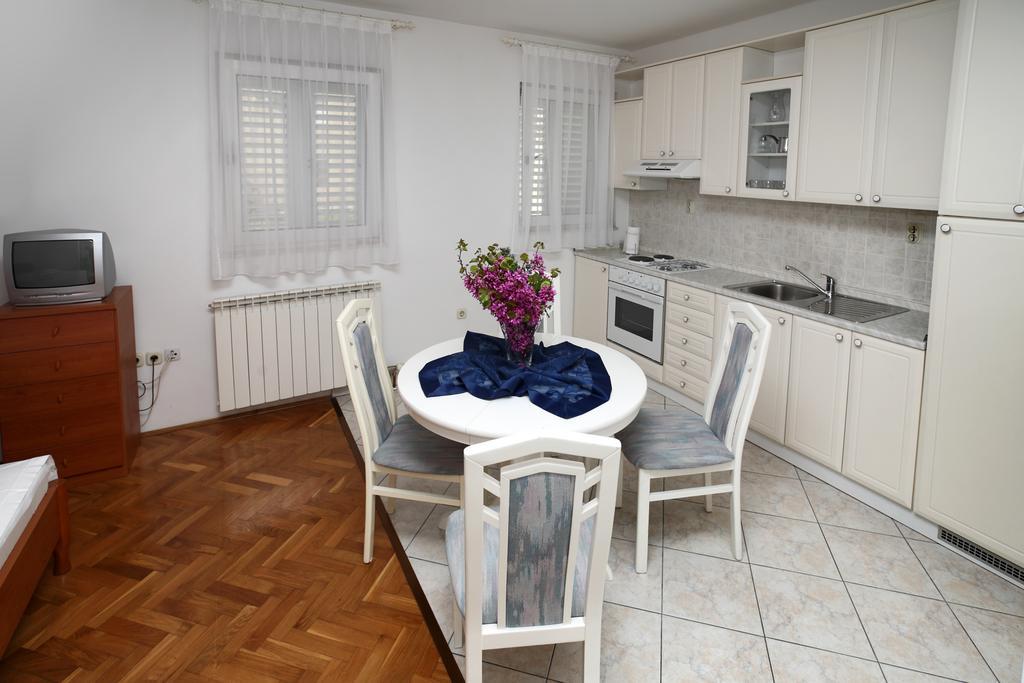 Apartments In Beautiful Split Podstrana Room photo