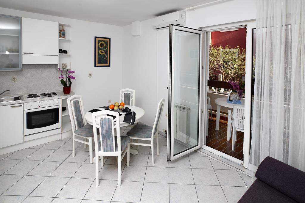 Apartments In Beautiful Split Podstrana Room photo